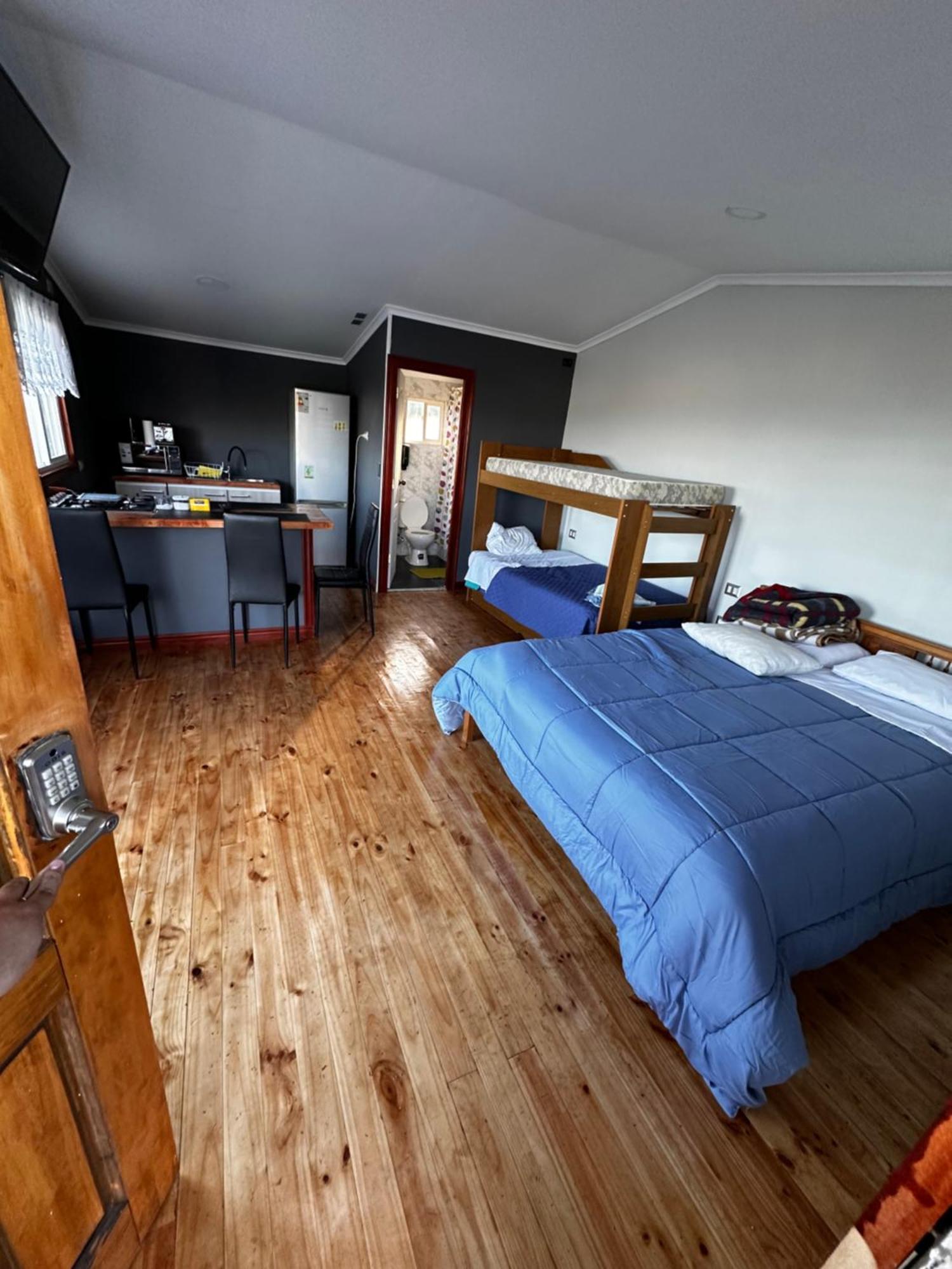 Hostal Y Cabanas Mirando Al Mar プエルトモント エクステリア 写真