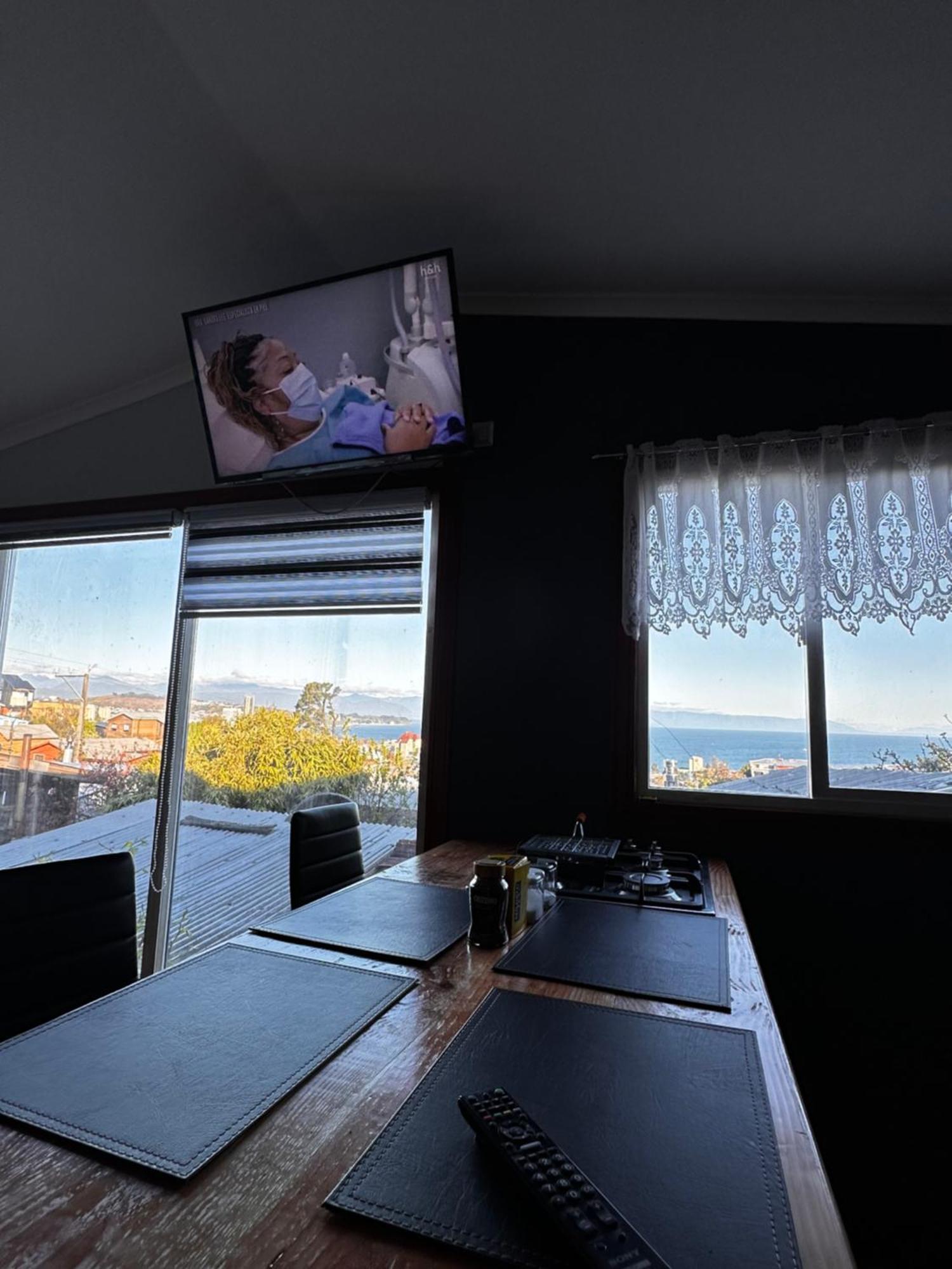 Hostal Y Cabanas Mirando Al Mar プエルトモント エクステリア 写真